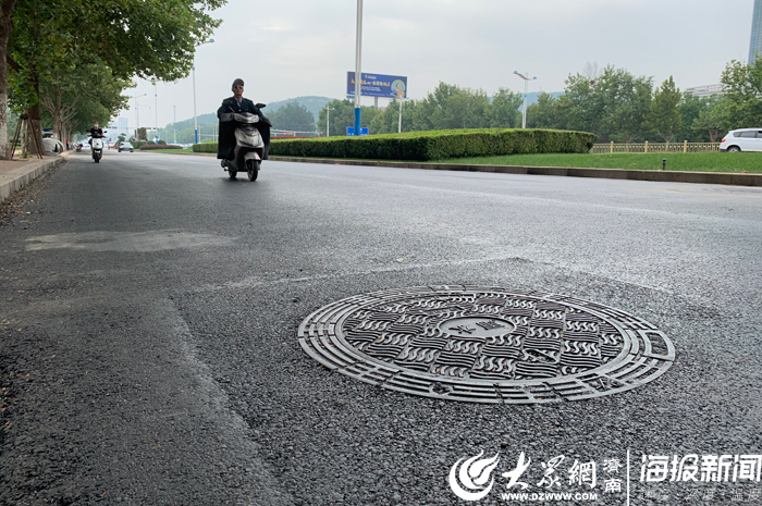 城·事（292）经十路30公里路面井盖“换装”，车辆不再“入坑”