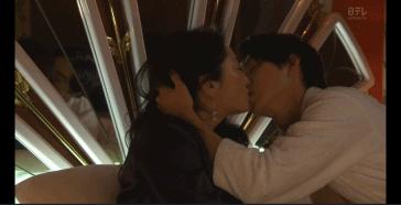 *拍偷**岛国牛郎店,一夜狂揽5500万,比男优更赚钱的就是他了