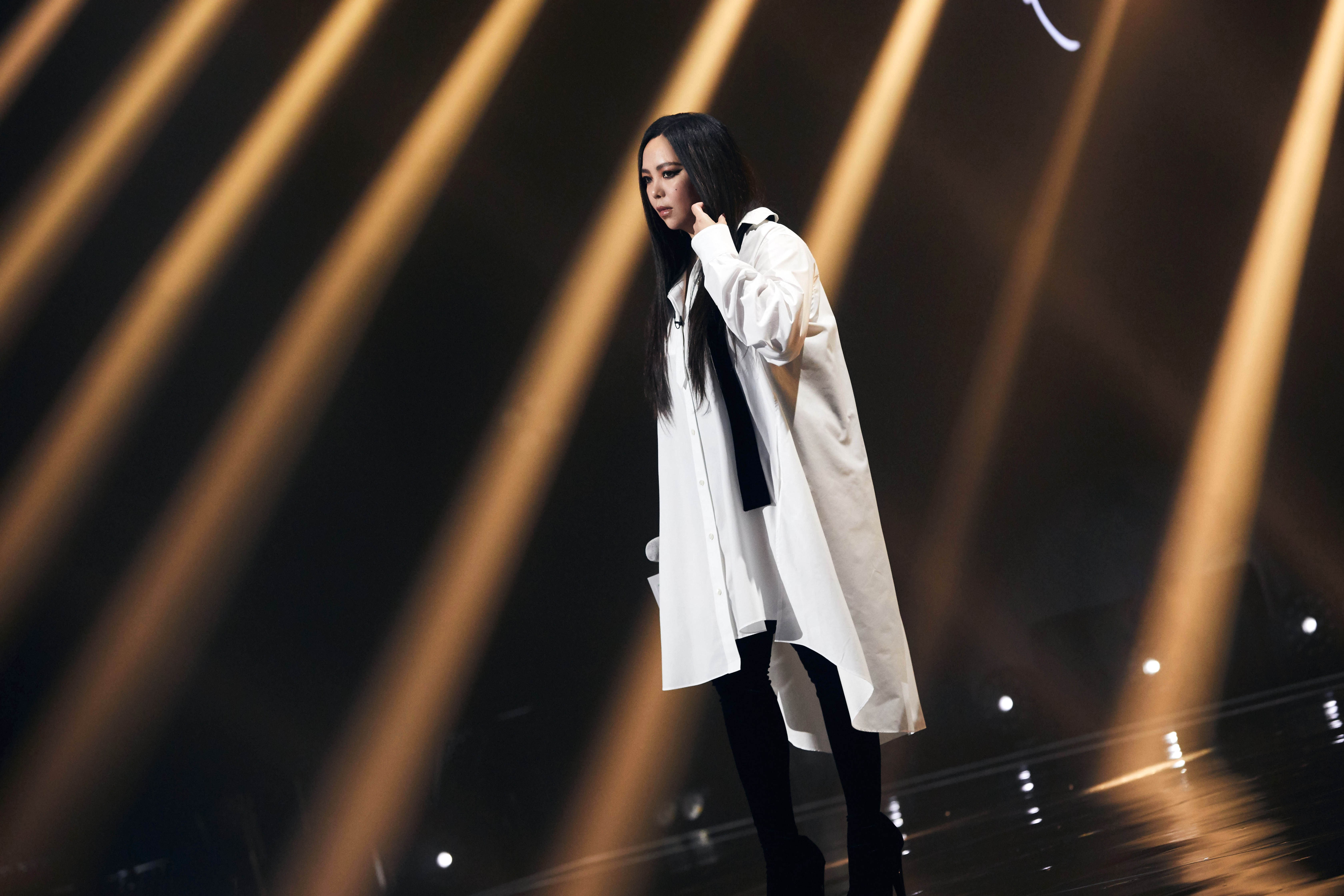 经典再现张惠妹演唱尽显青春活力,张惠妹声入人心评委