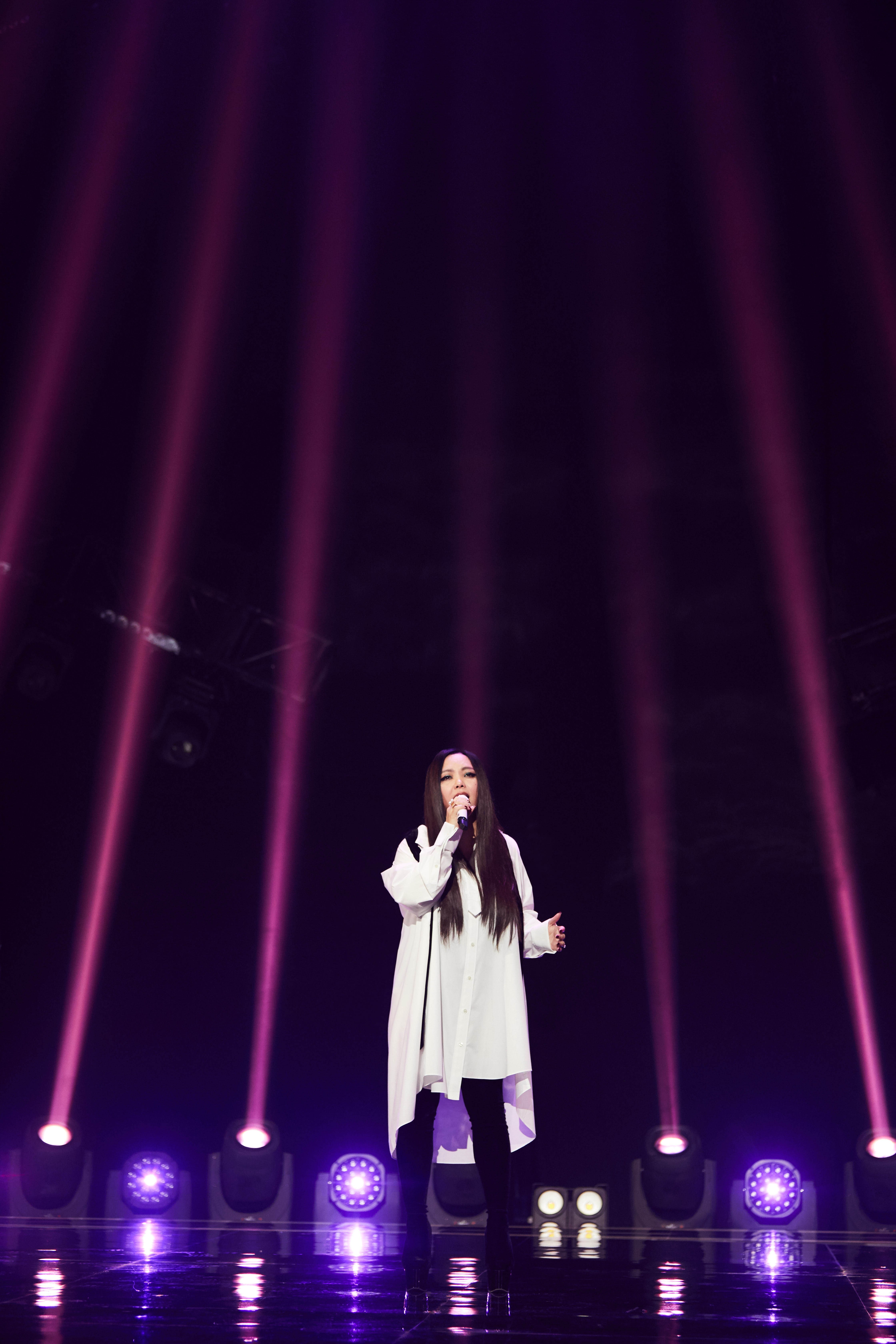 经典再现张惠妹演唱尽显青春活力,张惠妹声入人心评委