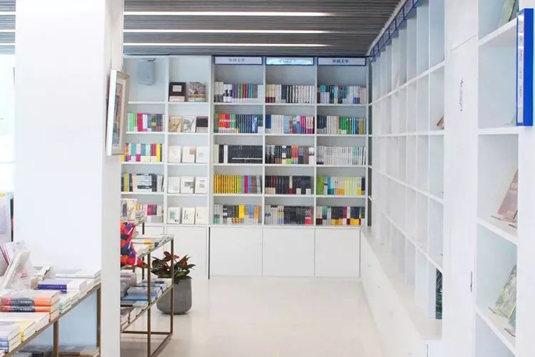 深夜读书的书店有哪些,到书店看书享受一份难得的宁静