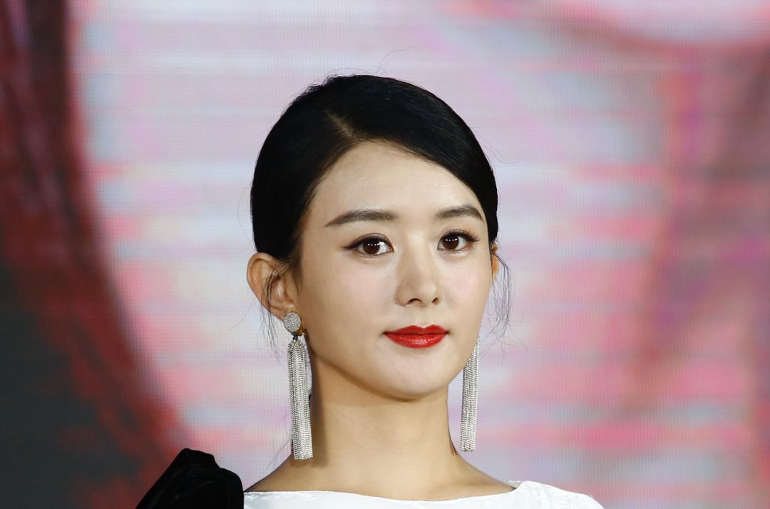 赵丽颖产后复出惊艳,赵丽颖产后清晰正脸及侧身照曝光