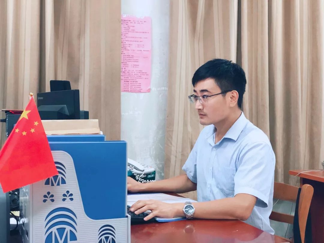 萌新你好，我是你的辅导员