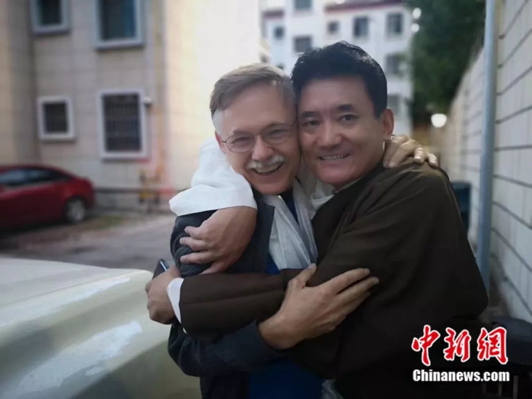 环游全中国的老外,老外驾车环游中国