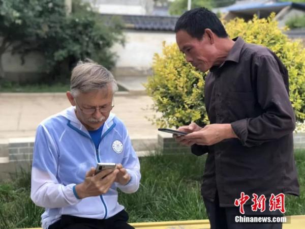 25年两次环游中国，这名老外却说，我越来越不了解中国……小新推荐