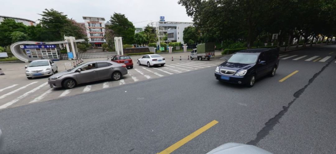暴雨天气上学需要注意什么,开学第一天迎来一场大暴雨