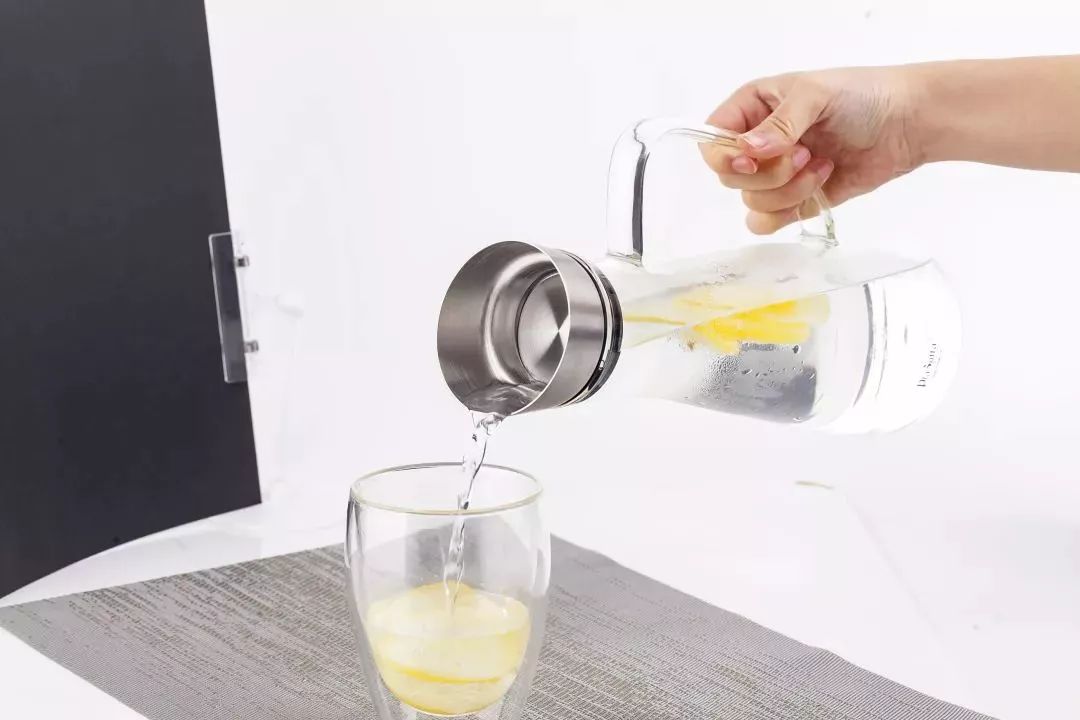 耐温差170℃，开水加冰块不怕炸裂，冰镇冷饮无限续杯