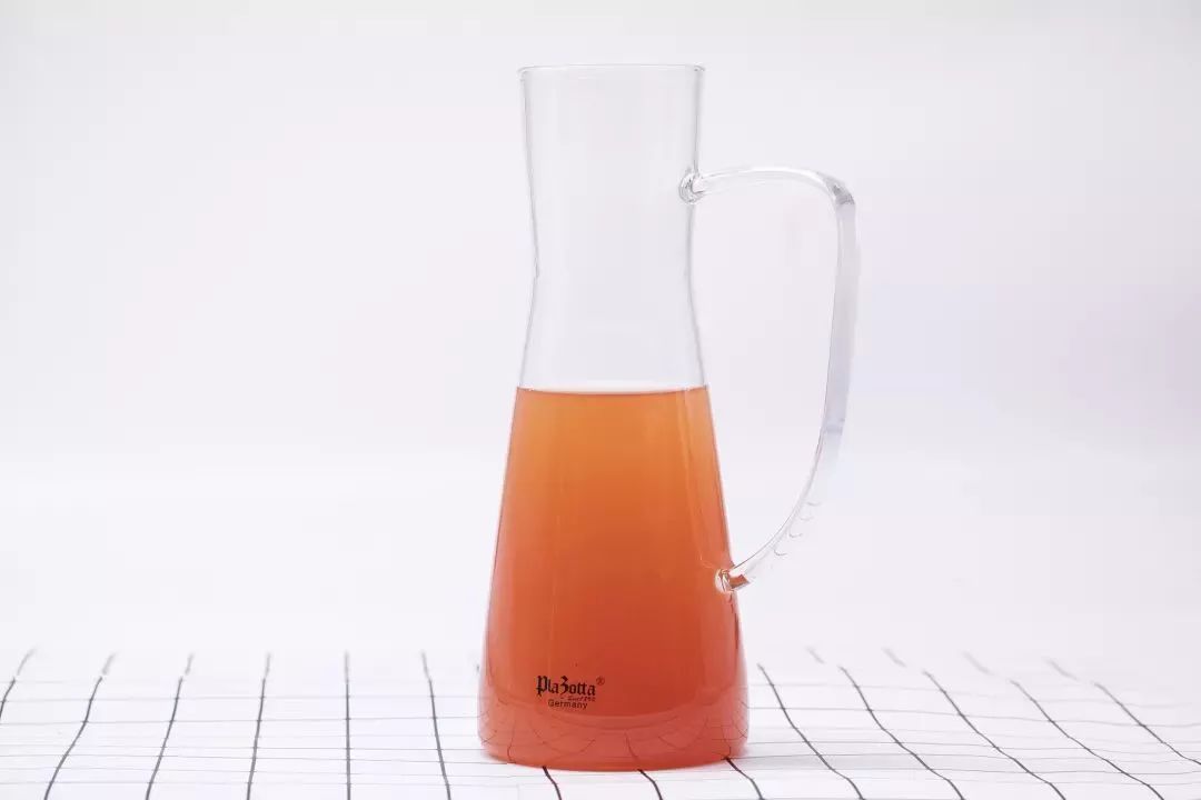 耐温差170℃，开水加冰块不怕炸裂，冰镇冷饮无限续杯