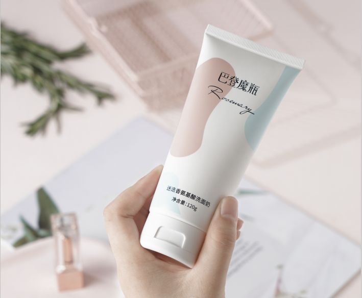 拒绝“螨虫脸”！5秒揉一揉，螨虫全出来了，痘痘黑头全没了