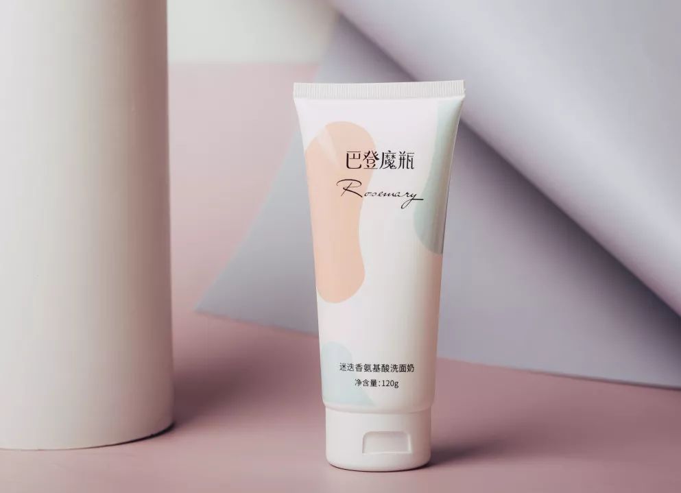 拒绝“螨虫脸”！5秒揉一揉，螨虫全出来了，痘痘黑头全没了