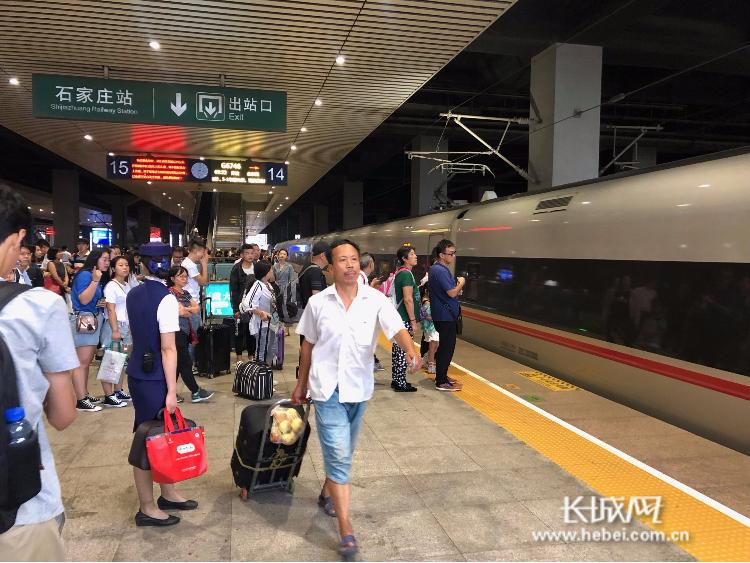 国庆假期火车票什么时候开售,国庆长假怎么提前抢票