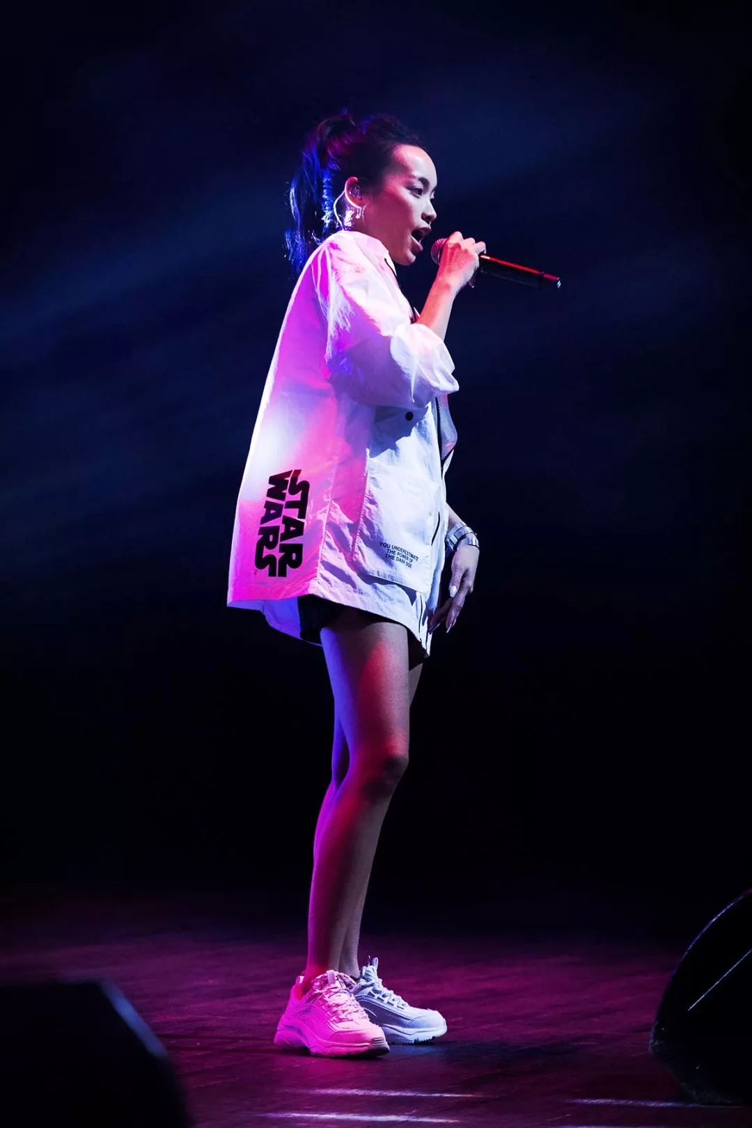 李宁为何能崛起,李宁是靠什么出名的