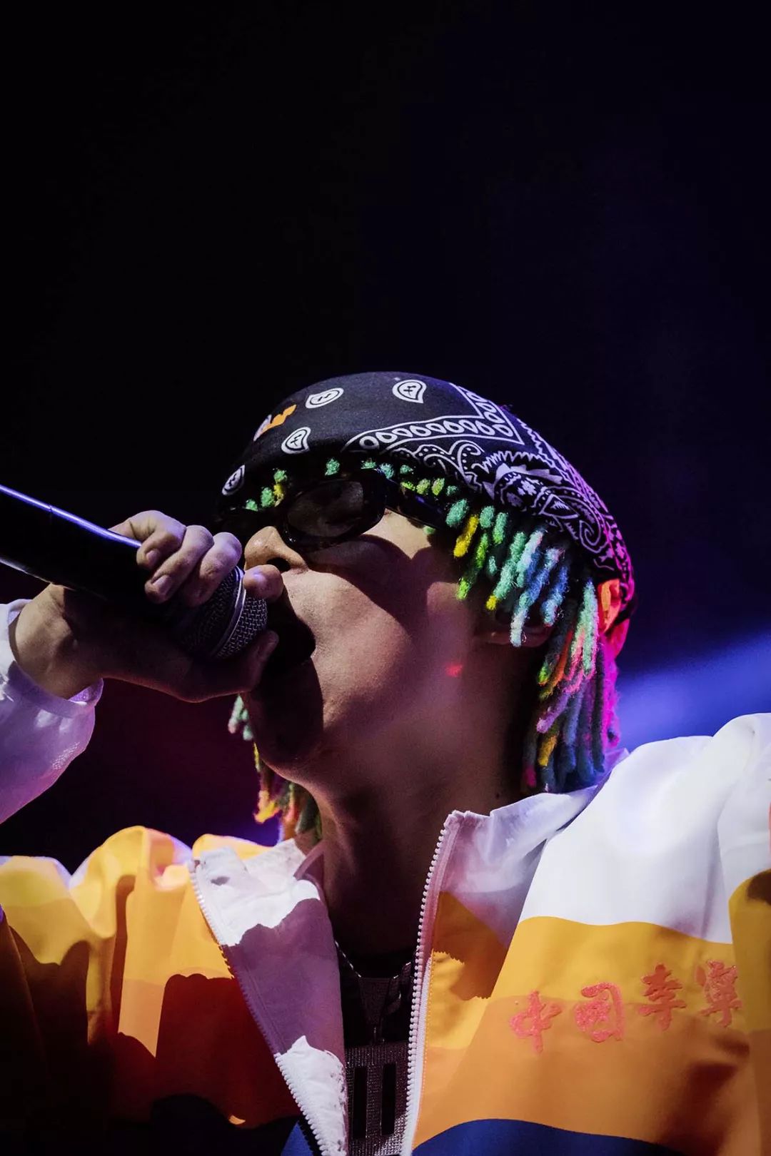 李宁为何能崛起,李宁是靠什么出名的