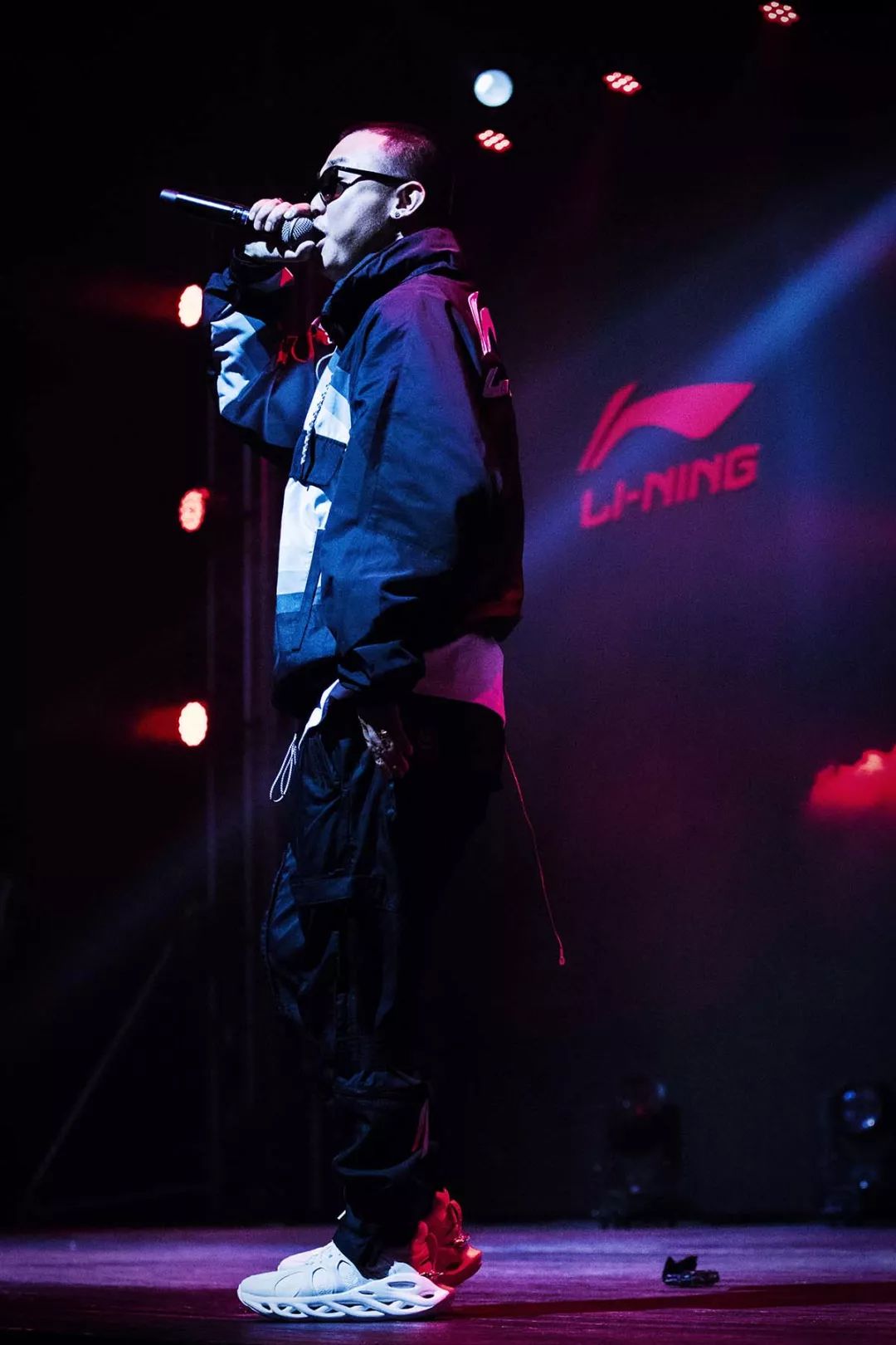 李宁为何能崛起,李宁是靠什么出名的