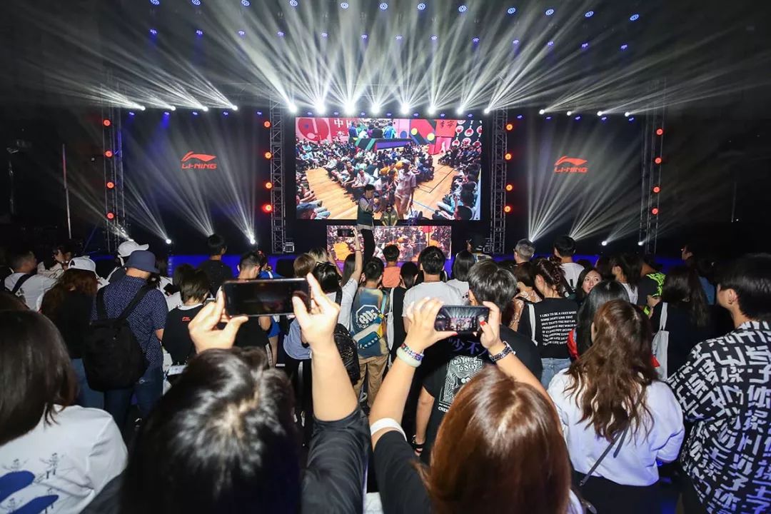 李宁为何能崛起,李宁是靠什么出名的