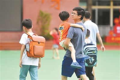 萌娃:我来啦学校:有午托