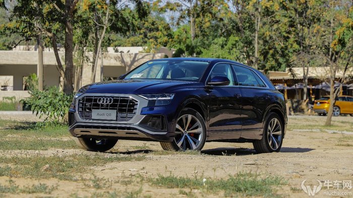 q8奥迪2022款试驾视频夜间,宝马x5和奥迪q8试驾哪个更值