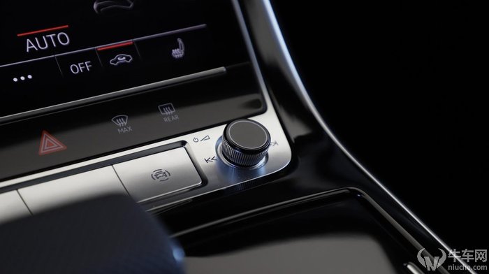 q8奥迪2022款试驾视频夜间,宝马x5和奥迪q8试驾哪个更值