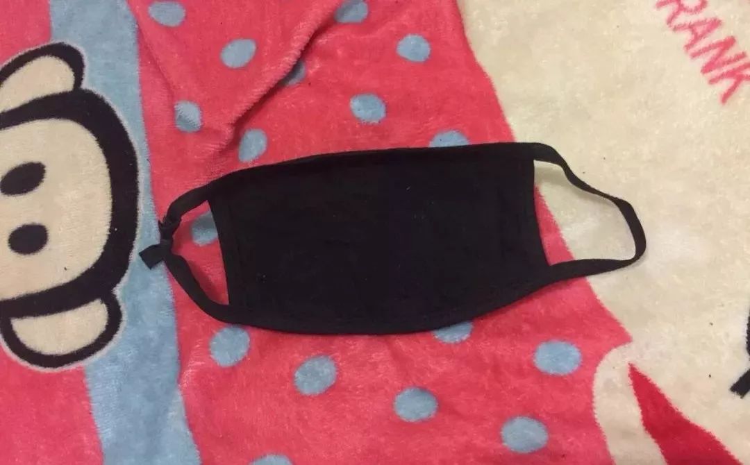 “叮咚”！凌晨3点床底传来手机声，杭州姑娘一看，有双男人的眼睛…