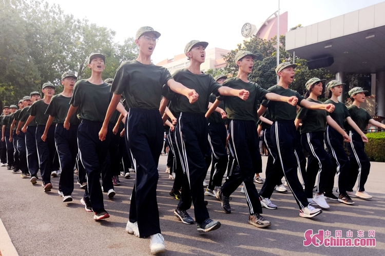 山东济南实验中学2019级军训,济南各学校新高一军训