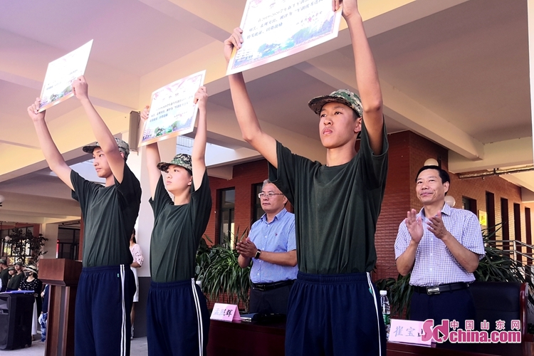 山东济南实验中学2019级军训,济南各学校新高一军训