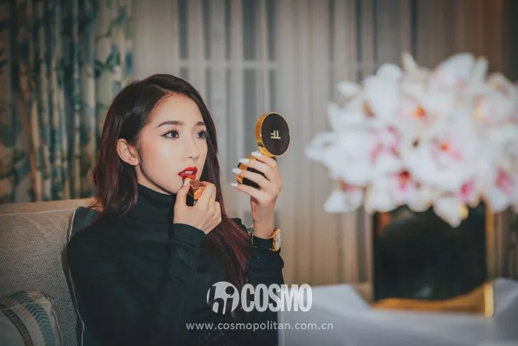 沈梦辰烫睫毛,沈梦辰太阳花睫毛