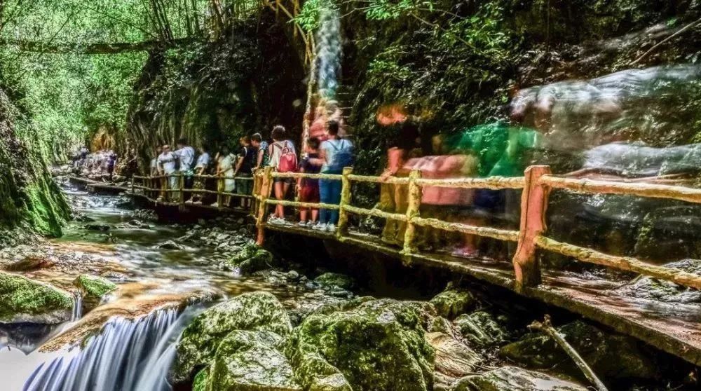 玻璃滑水漂流,玻璃滑漂刺激又好玩