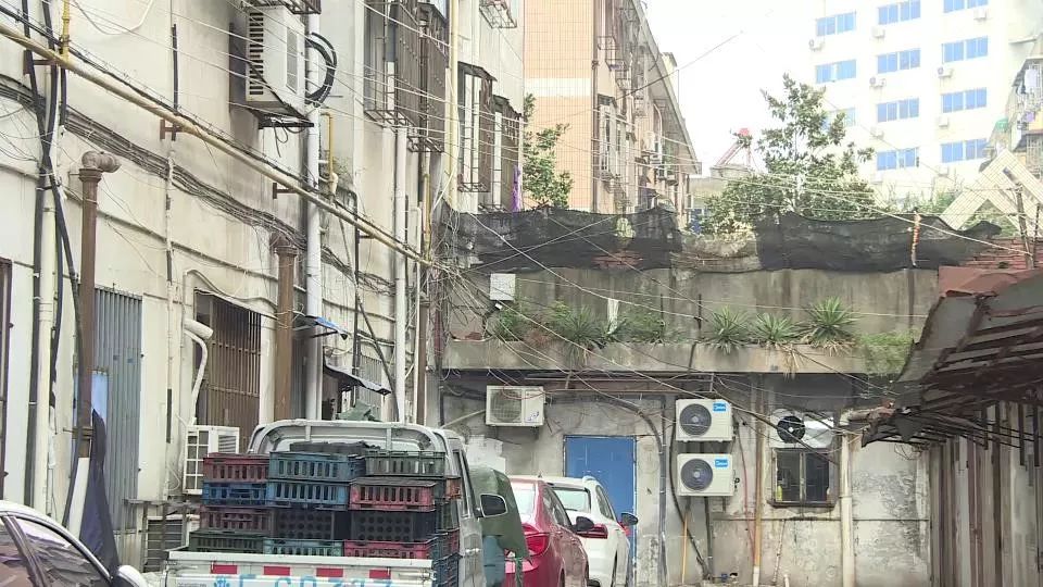 曝光小区乱停车不文明停车行为,东兴乱停车