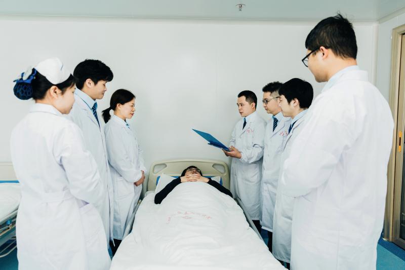 肿瘤三科杨国华：医心为患孜孜不倦地奋战在“抗癌”前线