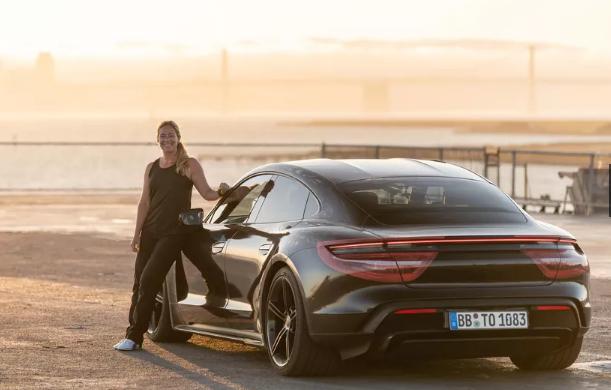 保时捷电动车taycan几秒破百,保时捷taycan创造纯电动车漂移纪录