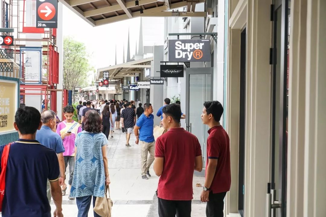 泰国买兰蔻口红,兰蔻200口红全球购