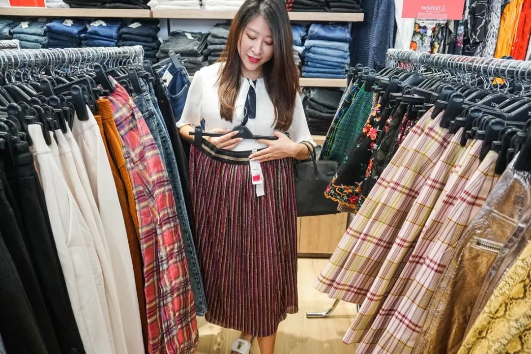 泰国买兰蔻口红,兰蔻200口红全球购