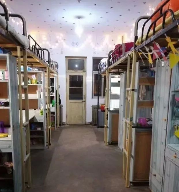高校宿舍楼一个多少钱,河南各大学宿舍住宿条件怎么样