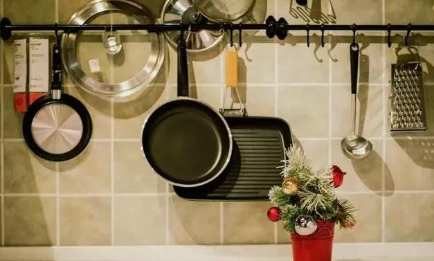 有毒木耳吃多少才中毒,隔夜木耳吃了中毒自救