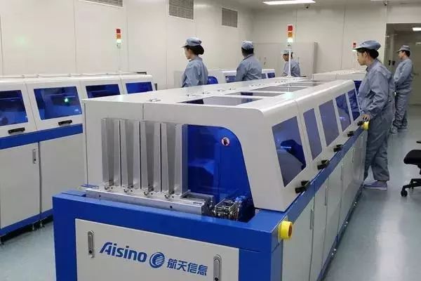 国资小新回答了知乎创始人周源一个问题，网友评论亮了！