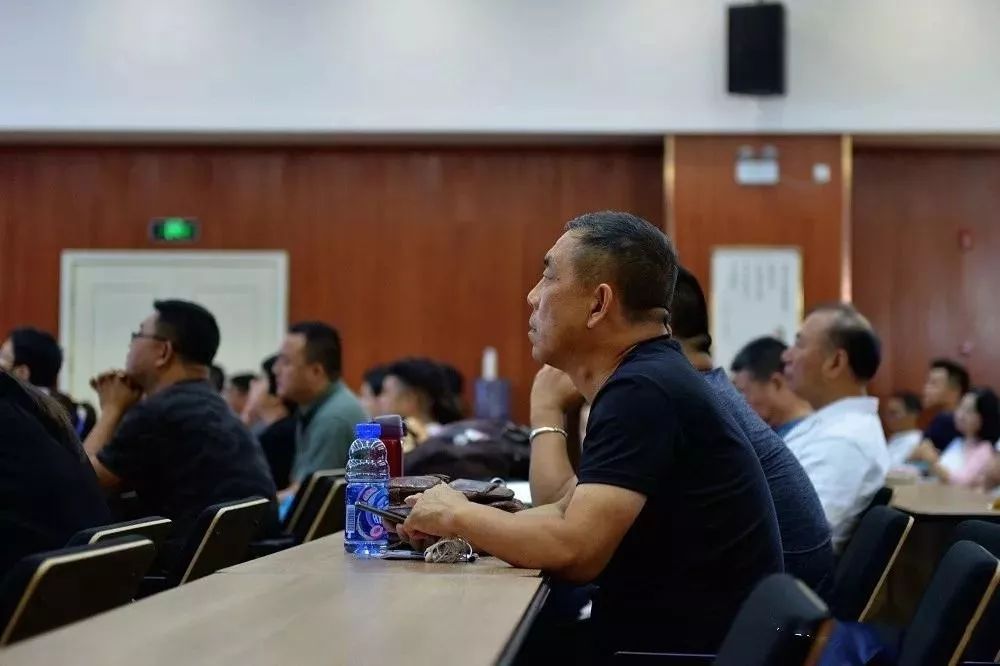 首届朗格罕天使之家医患交流会议程回顾:多领域专家全面解答罕见病LCH