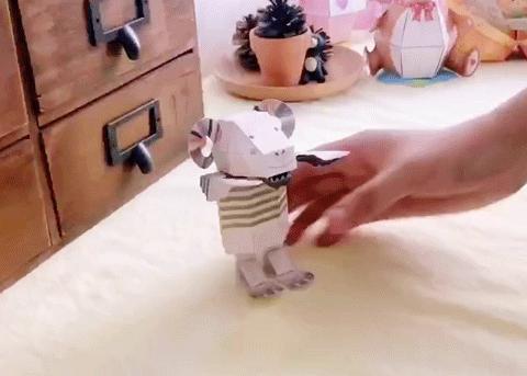 日本又出“变态”级玩具:一张纸,孩子能玩儿一整天!丨明日团