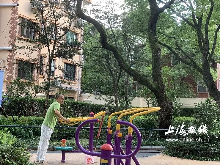 TA藏在静安，可能是市中心最袖珍公园，重温老上海的儿时记忆