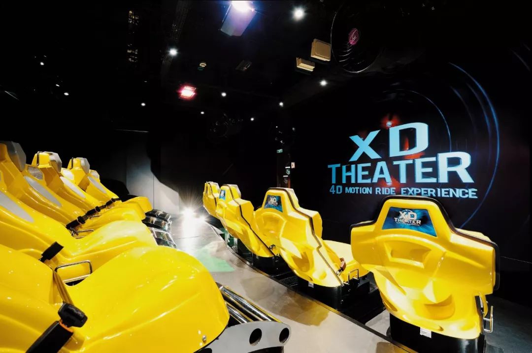 镶嵌47400颗水晶的楼梯花2千万登上这艘船的20万人都来打卡拍照