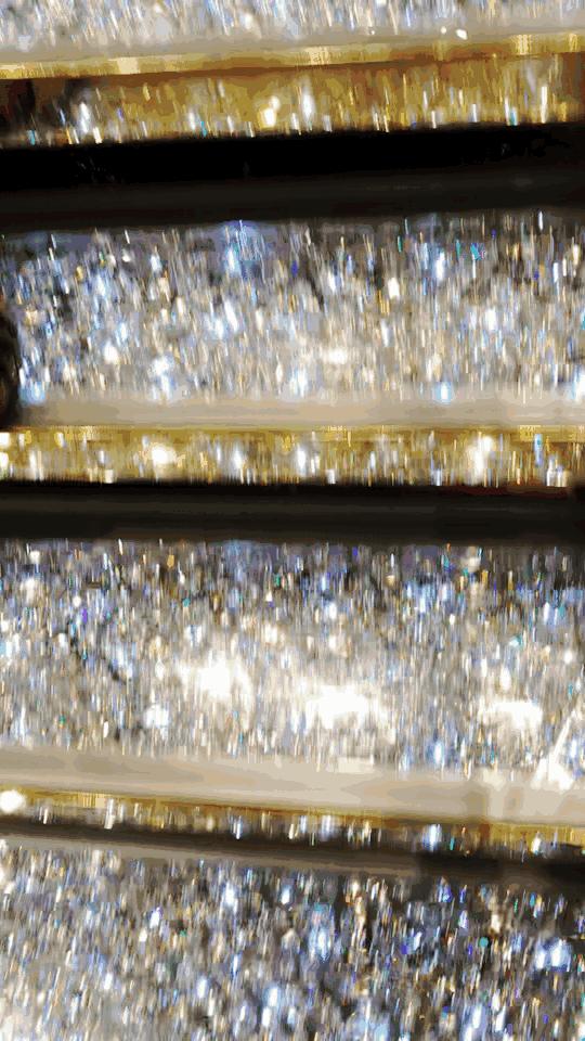 镶嵌47400颗水晶的楼梯花2千万登上这艘船的20万人都来打卡拍照