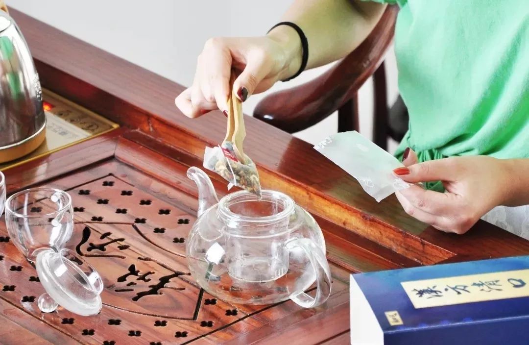 口臭推荐真实测评,白开水加一物去除口臭