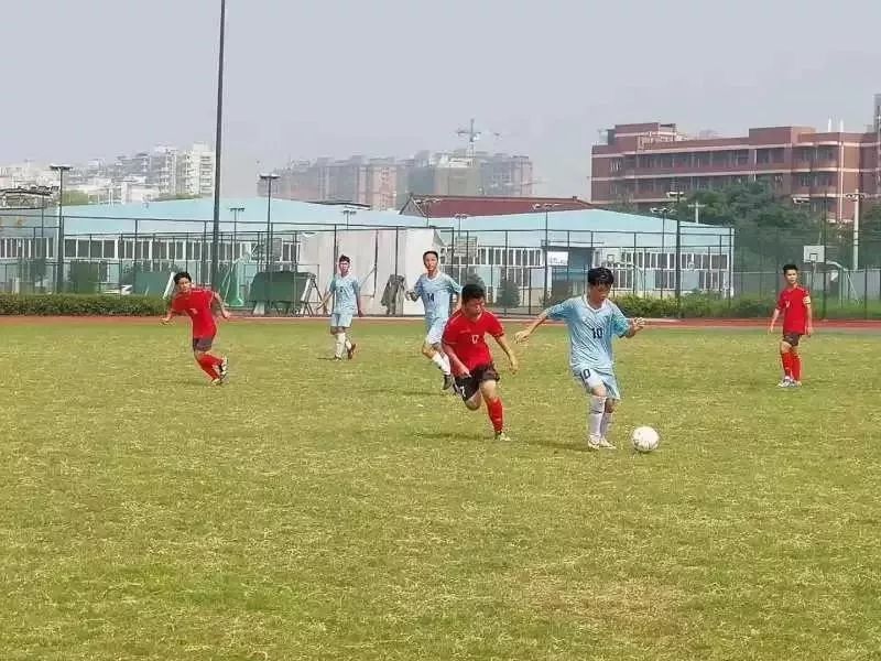 常经开“穆里尼奥”，校园足球点燃学子们的绿茵梦！