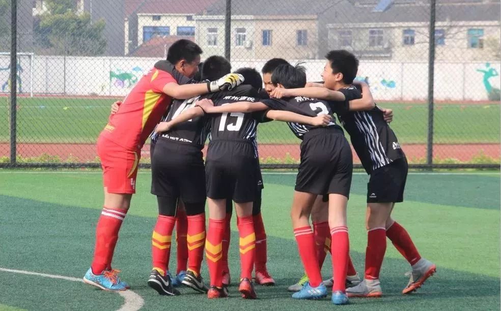 常经开“穆里尼奥”，校园足球点燃学子们的绿茵梦！