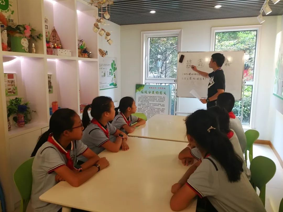 垃圾分类公益行动,垃圾分类我能行绿色生活我先行