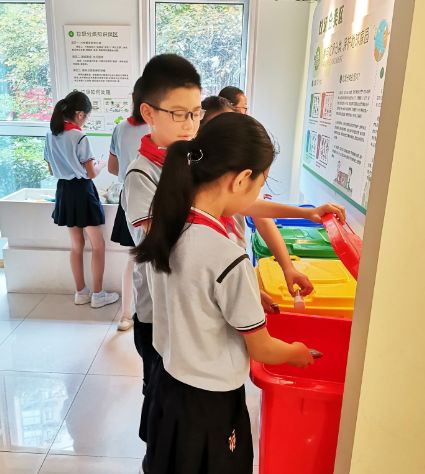 垃圾分类公益行动,垃圾分类我能行绿色生活我先行