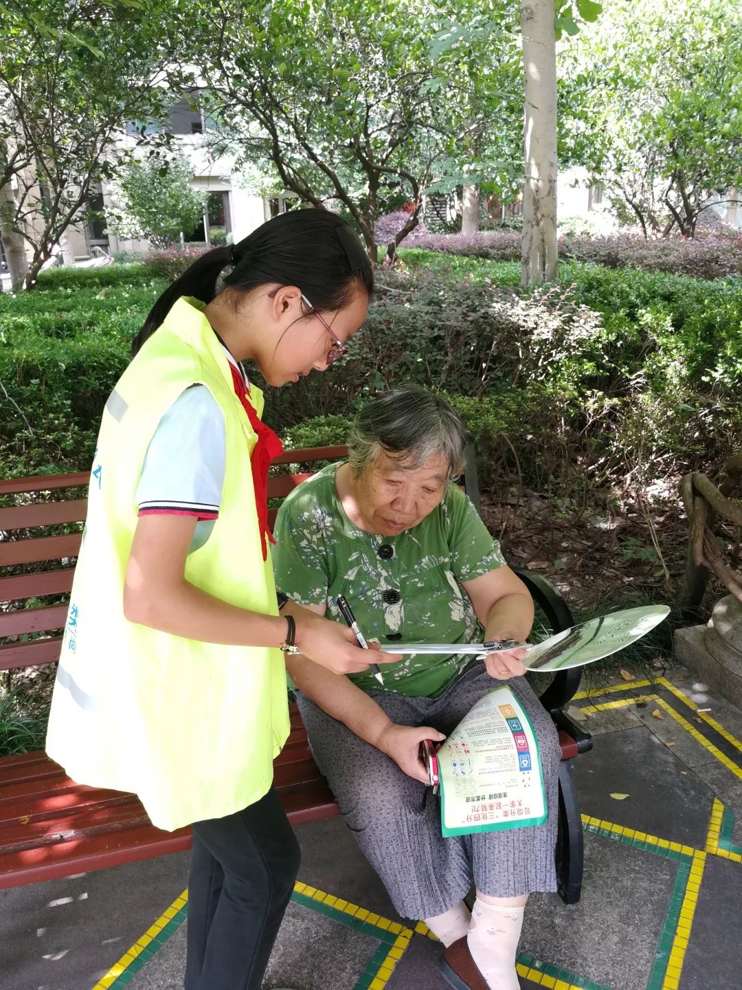 垃圾分类公益行动,垃圾分类我能行绿色生活我先行