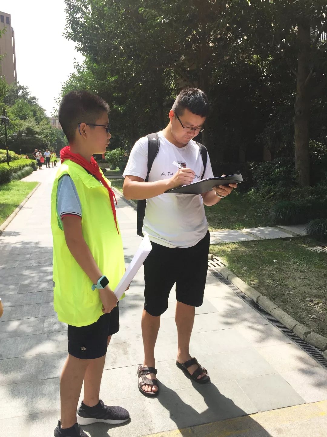 垃圾分类公益行动,垃圾分类我能行绿色生活我先行