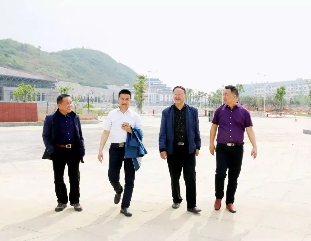 凯里实验高中杨春平校长,凯里实验高级中学校长是谁