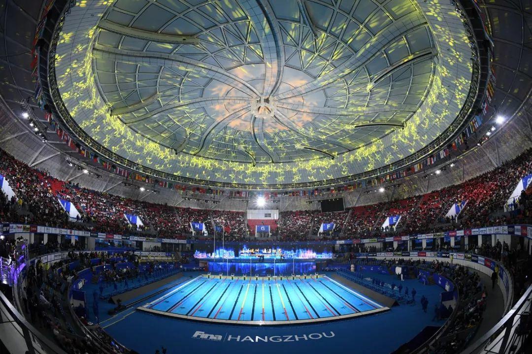 耗资11亿、重达1280吨、40米高空上的“莲花”建筑开花了！网友：扑面而来的中国风