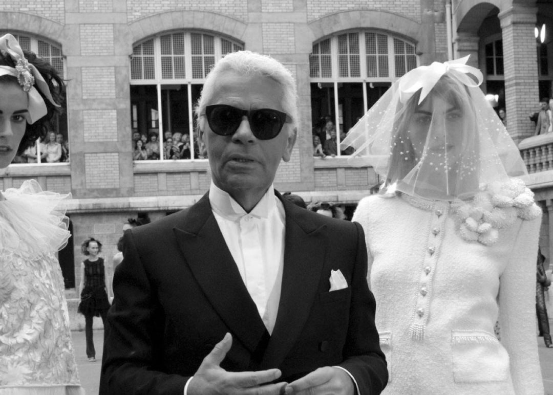 用YSL瑜伽垫可以一夜减10斤吗？